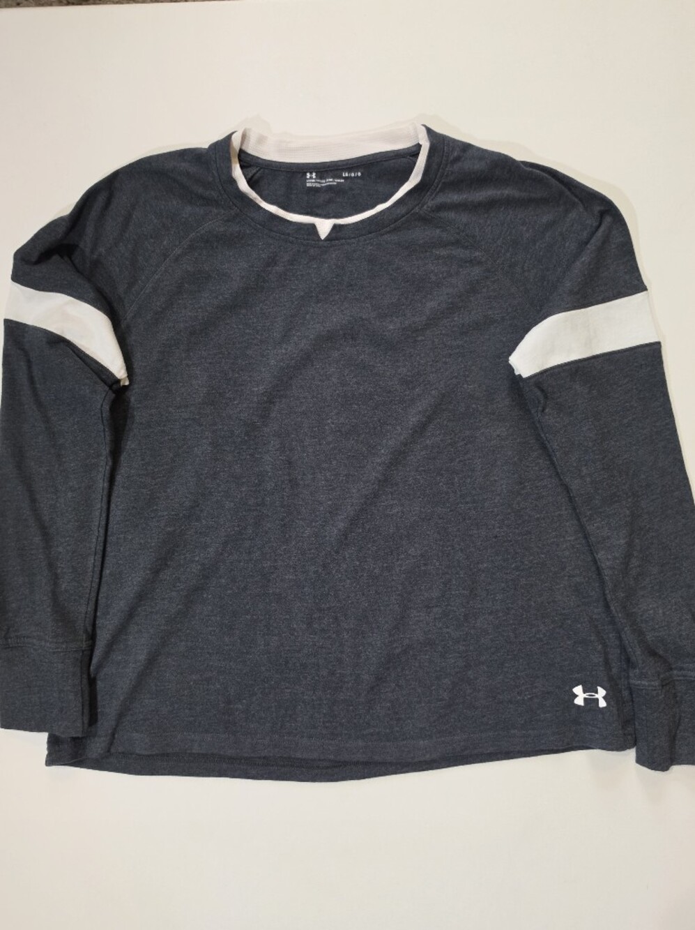 Under Armour Athletic‎ Sweater Womens Large Gray White Logo Loose Fit Activewear